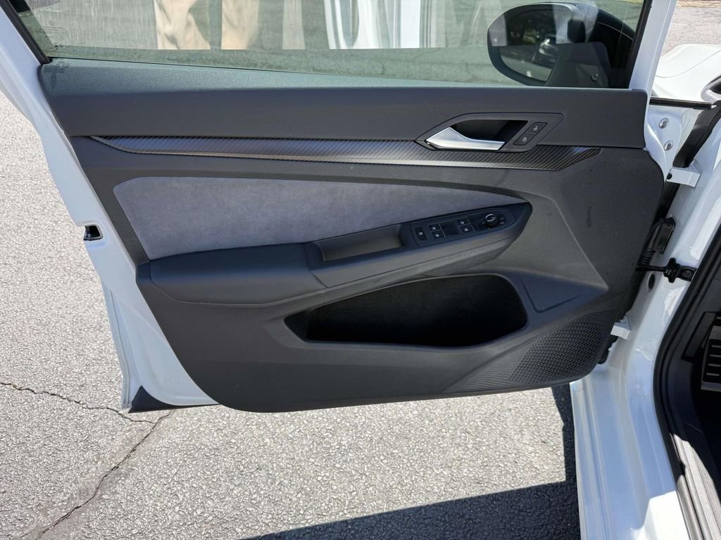 Used 2025 Volkswagen Golf R Black Edition image 13