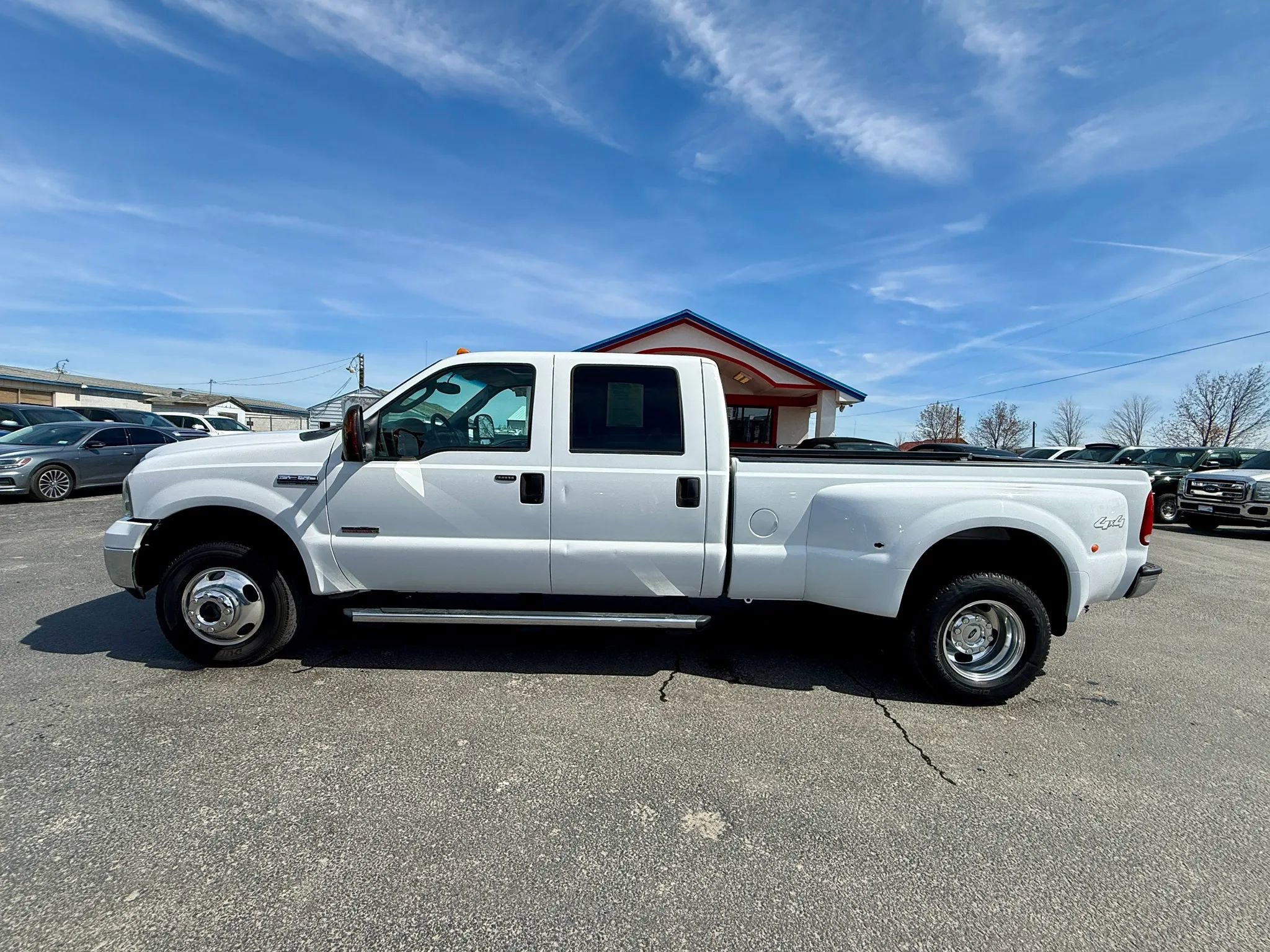 Used 2005 Ford F350 Lariat image 2