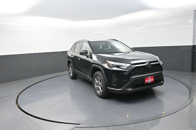 Used 2025 Toyota RAV4 LE image 23