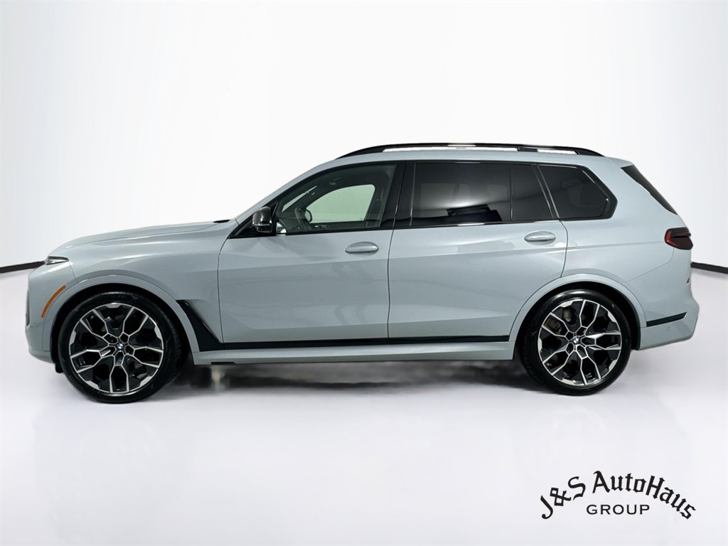 Used 2025 BMW X7 M60i AWD/4WD image 4