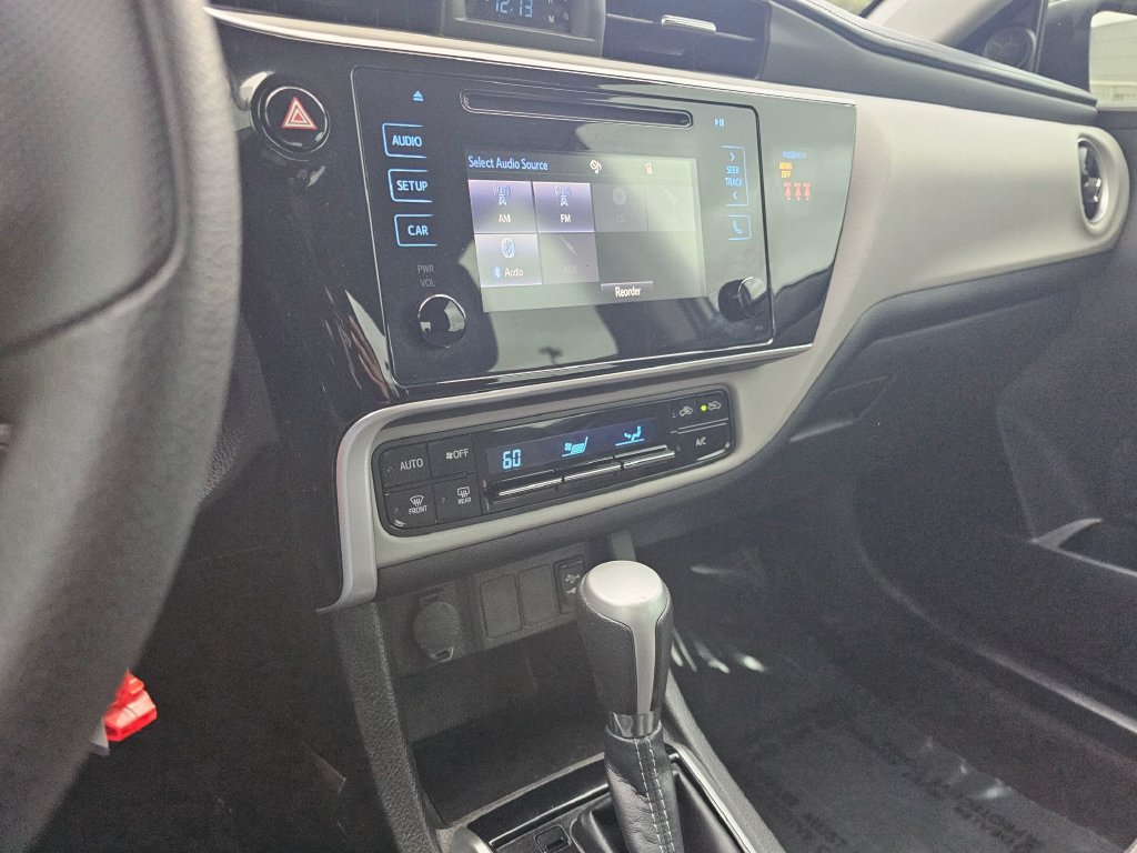 Used 2019 Toyota Corolla LE FWD image 28