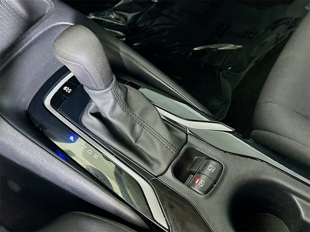 Used 2022 Toyota Corolla LE image 30
