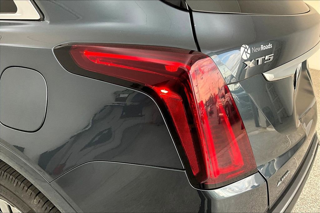 Used 2021 Cadillac XT5 Premium Luxury image 40