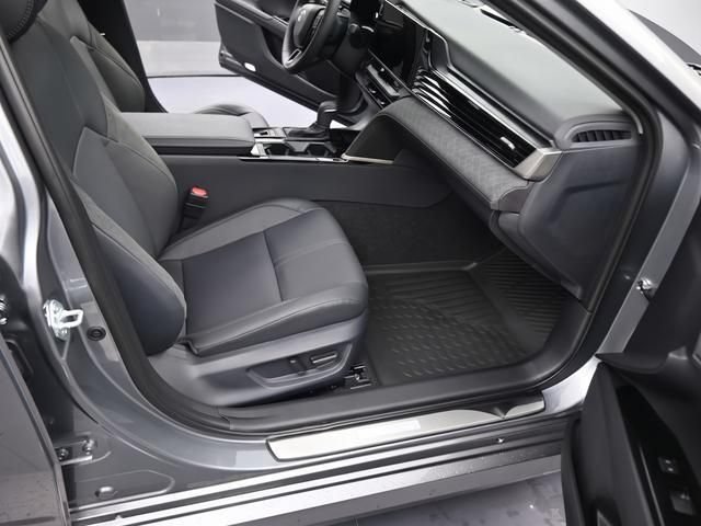 New 2025 Toyota Camry XLE w/ Premium Plus Package FWD image 12