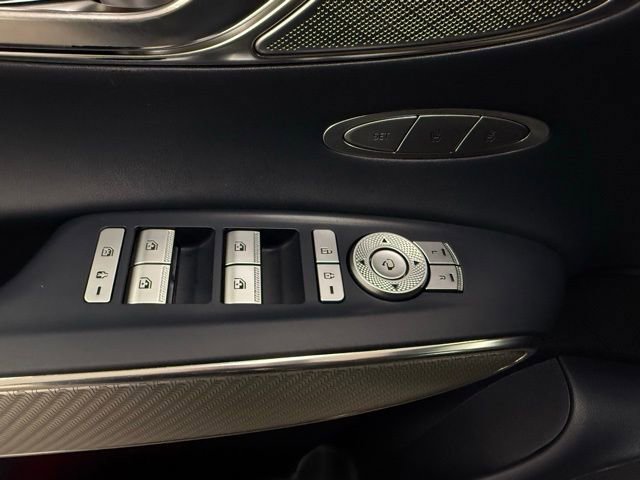 Used 2023 Genesis GV70 2.5T Sport Prestige w/ Sport Prestige Package image 11