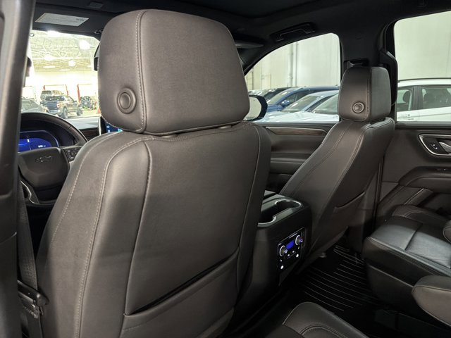 Used 2023 Chevrolet Tahoe Z71 w/ Luxury Package AWD/4WD image 20