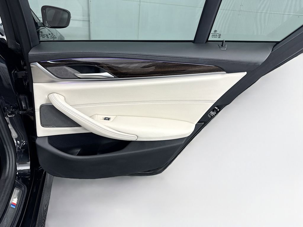 Used 2021 BMW M550i xDrive w/ Premium Package image 26