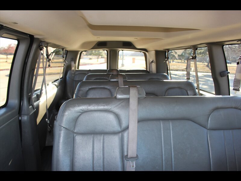 Used 2020 Chevrolet Express 3500 LS RWD image 16