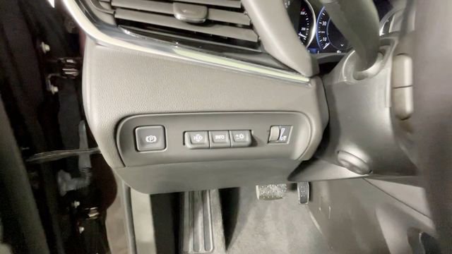 Used 2023 Buick Enclave Avenir w/ Trailering Package, 5000 lbs. AWD/4WD image 23