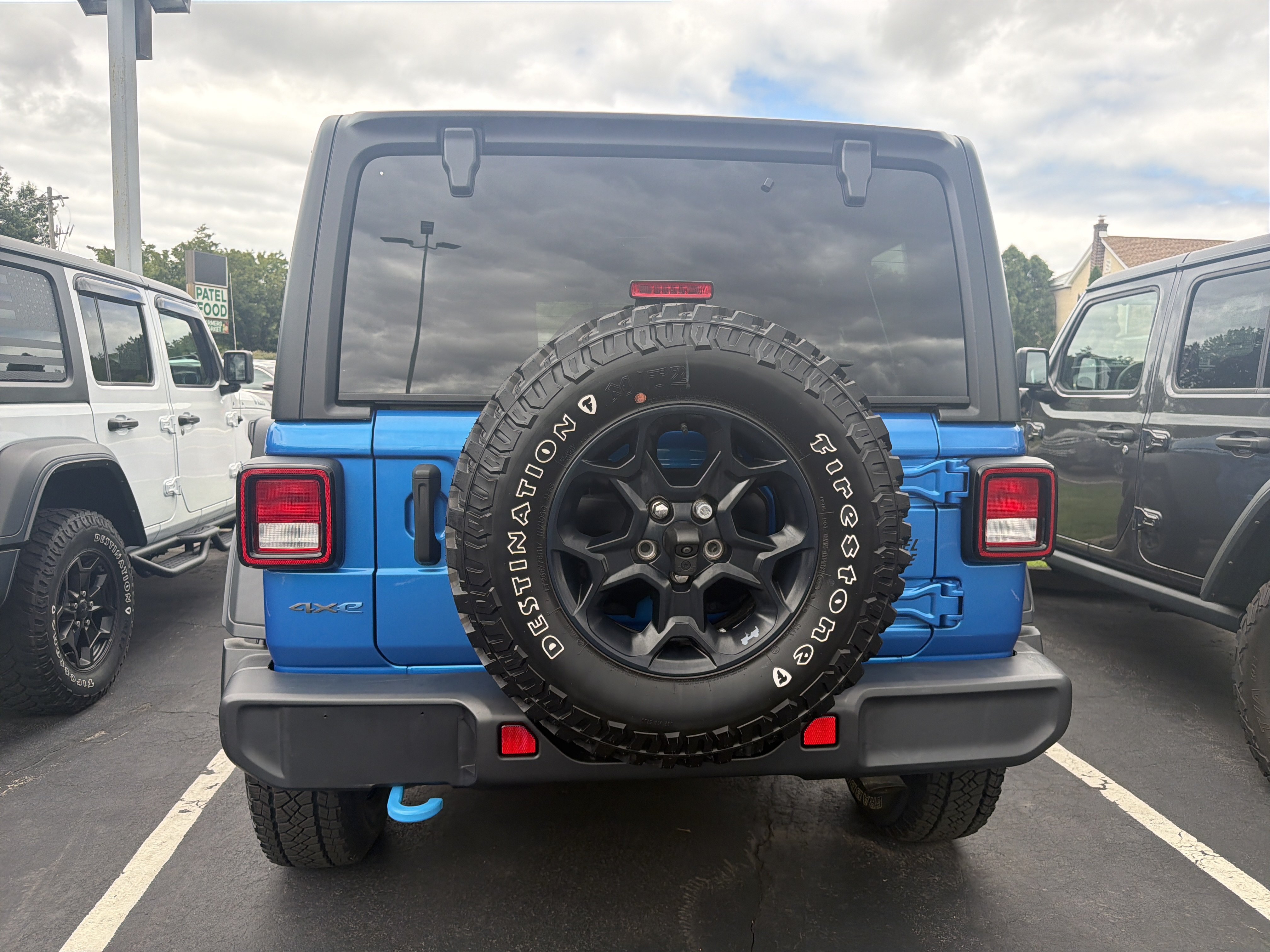 Certified 2023 Jeep Wrangler Unlimited w/ Convenience Group AWD/4WD image 6
