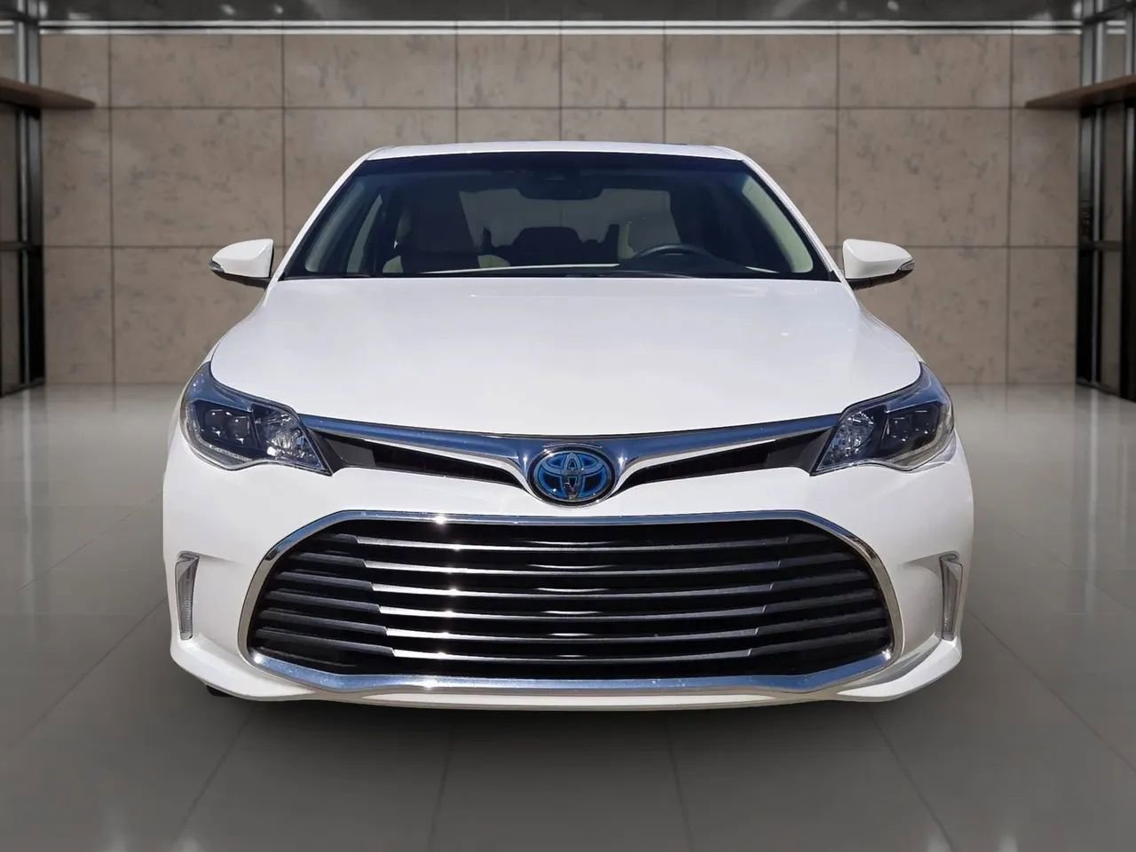 Used 2017 Toyota Avalon XLE Premium FWD image 4