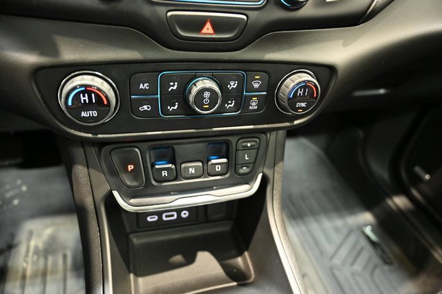 Used 2021 GMC Terrain SLT w/ Infotainment Package II image 17