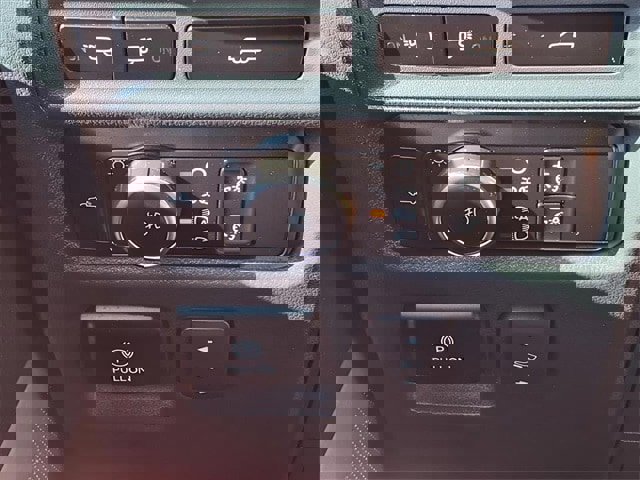 Certified 2023 Ford F150 Platinum w/ Equipment Group 701A High image 25