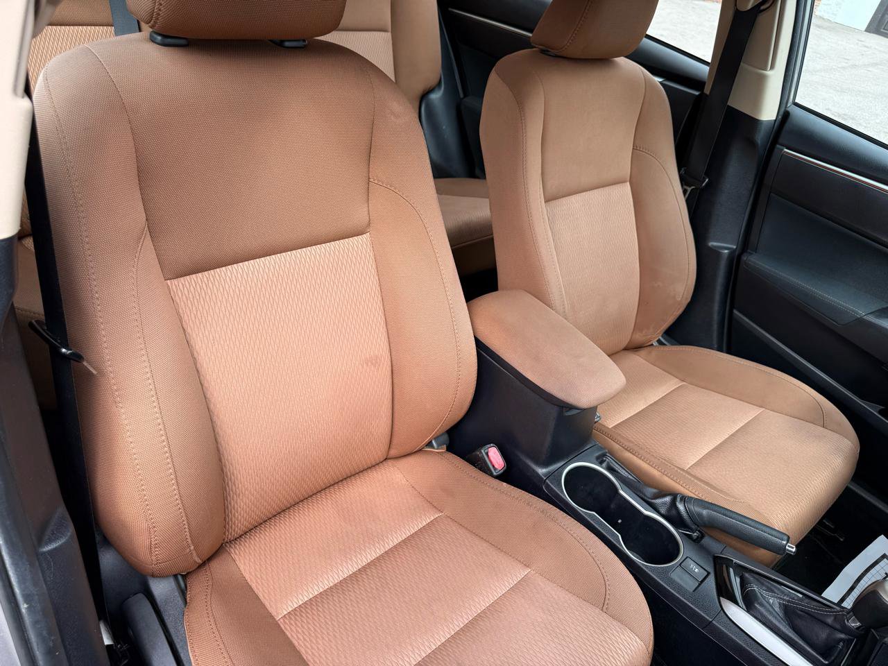 Used 2015 Toyota Corolla LE image 9