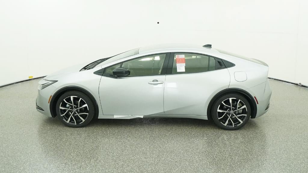 New 2026 Toyota Prius Plug-In Hybrid FWD image 3