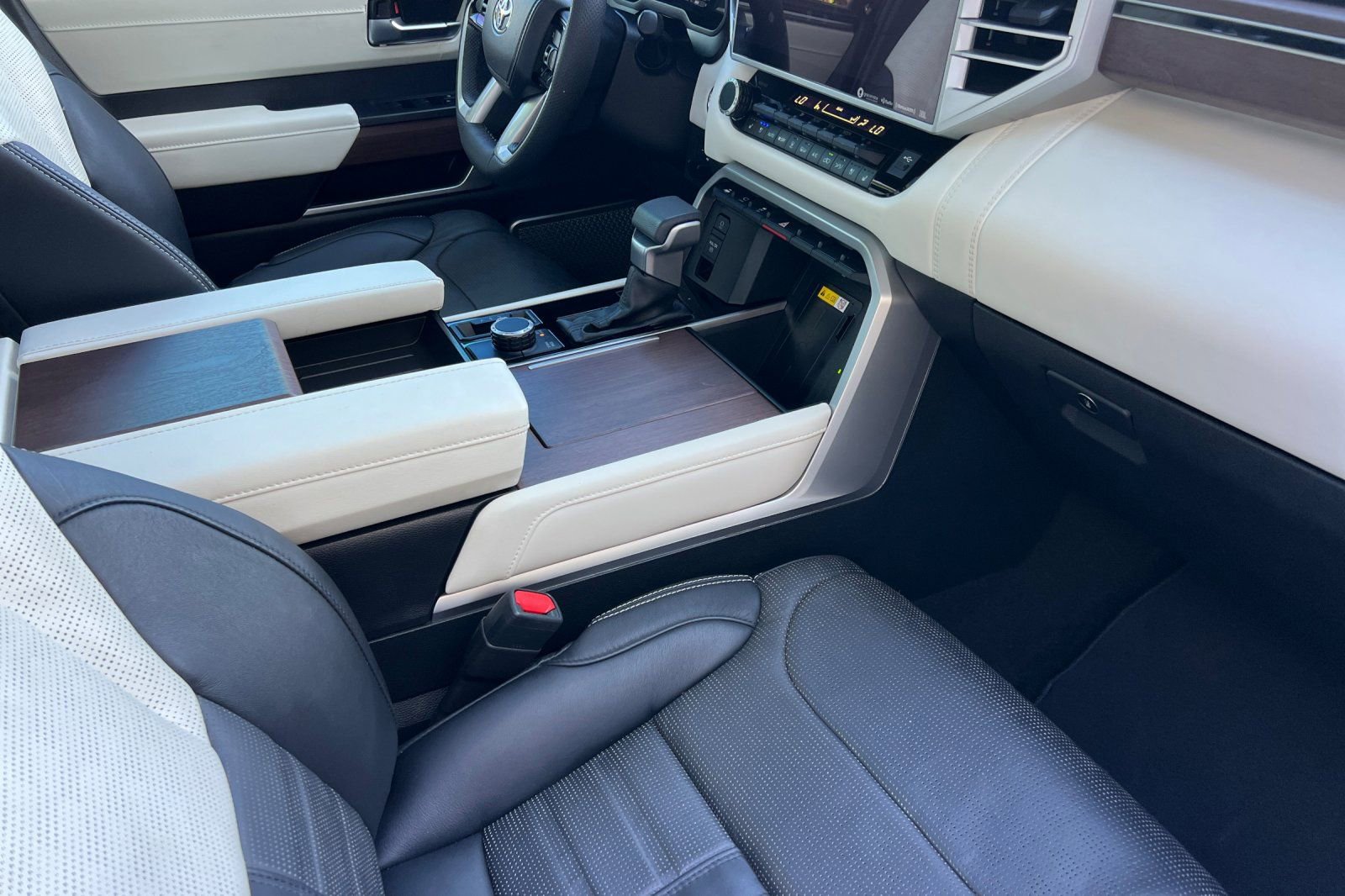 Used 2023 Toyota Sequoia Capstone image 17