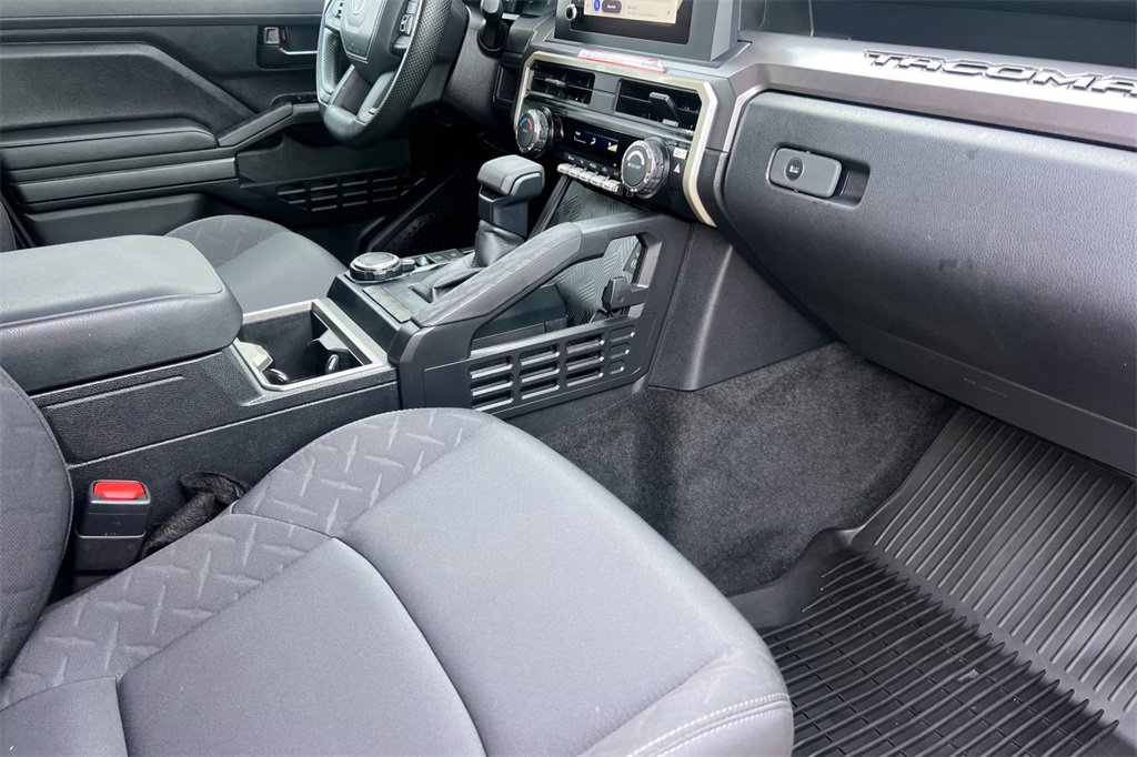 Certified 2025 Toyota Tacoma SR5 image 19