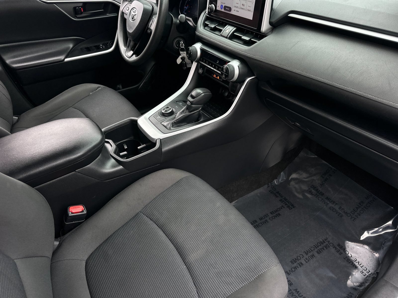 Used 2024 Toyota RAV4 LE AWD/4WD image 15