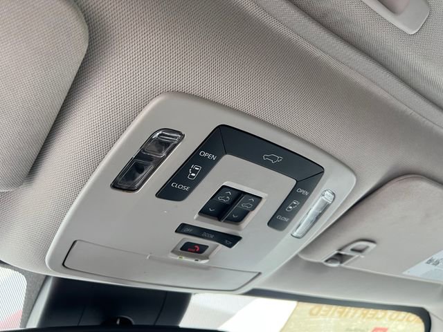 Certified 2024 Toyota Sienna XLE FWD image 23