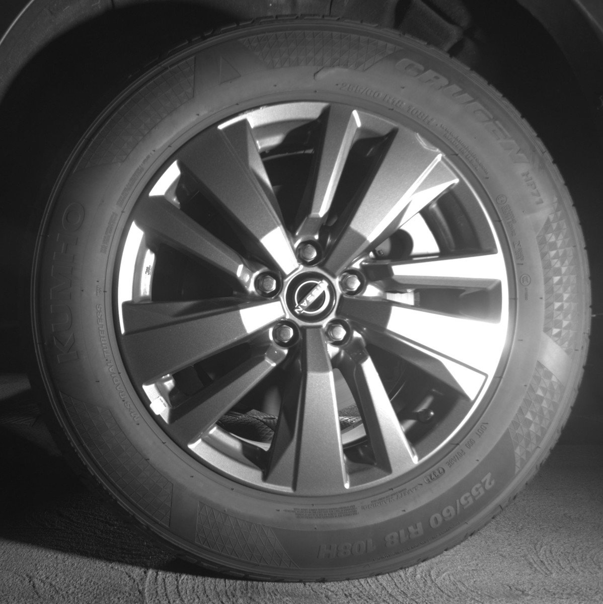 Used 2025 Nissan Pathfinder SV AWD/4WD image 14
