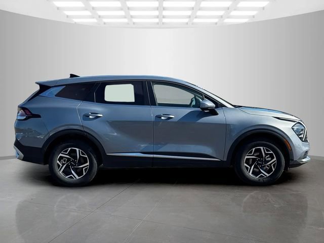 Used 2025 Kia Sportage LX image 8