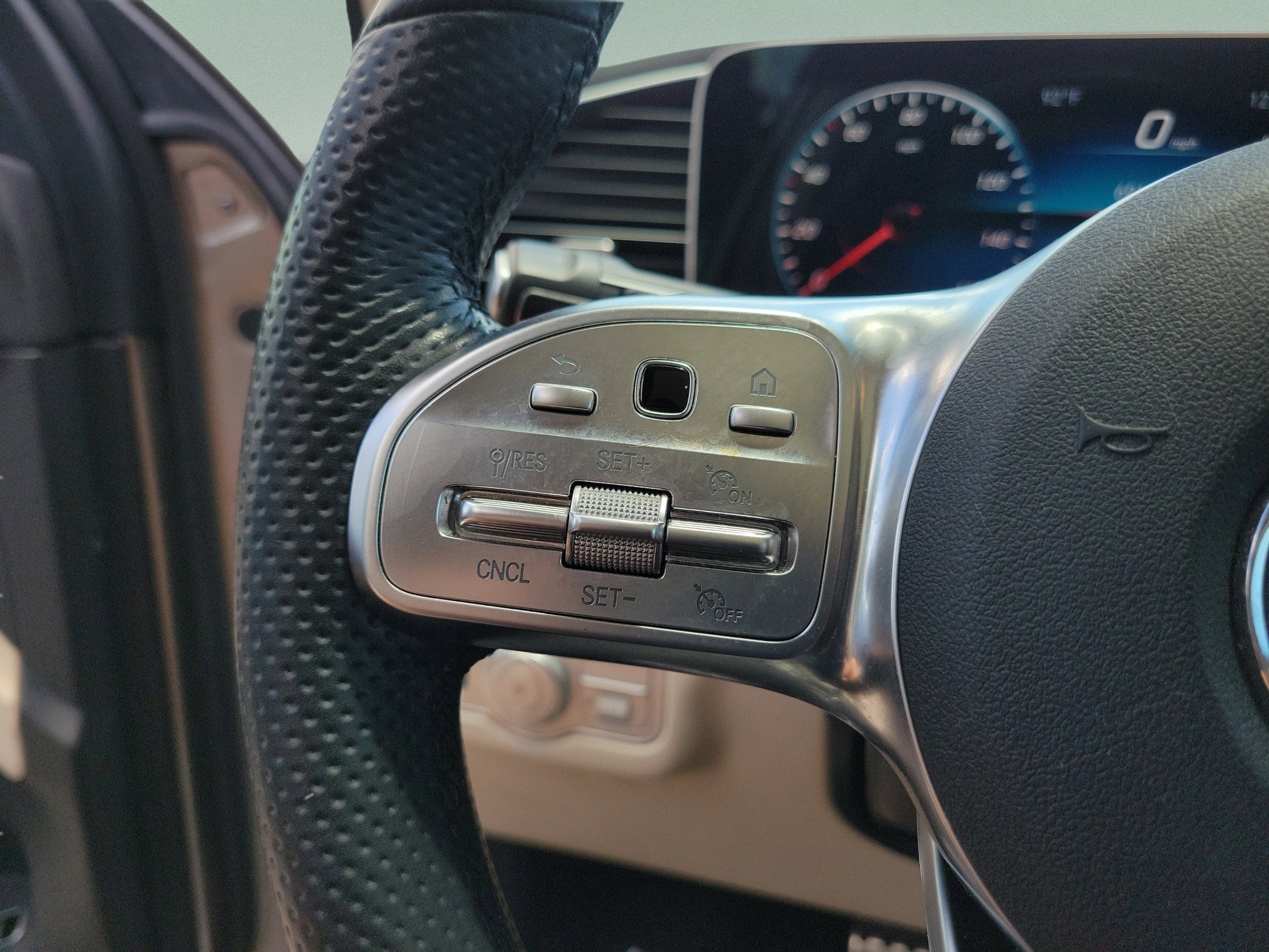 Used 2023 Mercedes-Benz GLS 450 4MATIC image 20