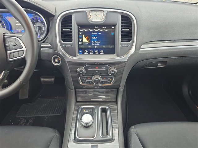 Certified 2019 Chrysler 300 Touring w/ Chrome Appearance Package image 11