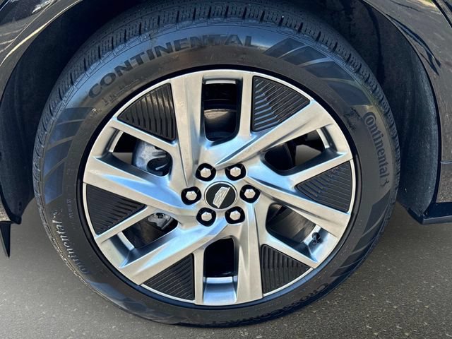 Certified 2025 Cadillac Optiq Luxury 2 w/ LPO, Floor Liner Package AWD/4WD image 10