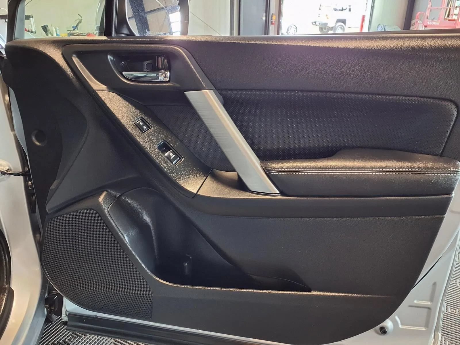 Used 2018 Subaru Forester 2.5i Limited AWD/4WD image 13