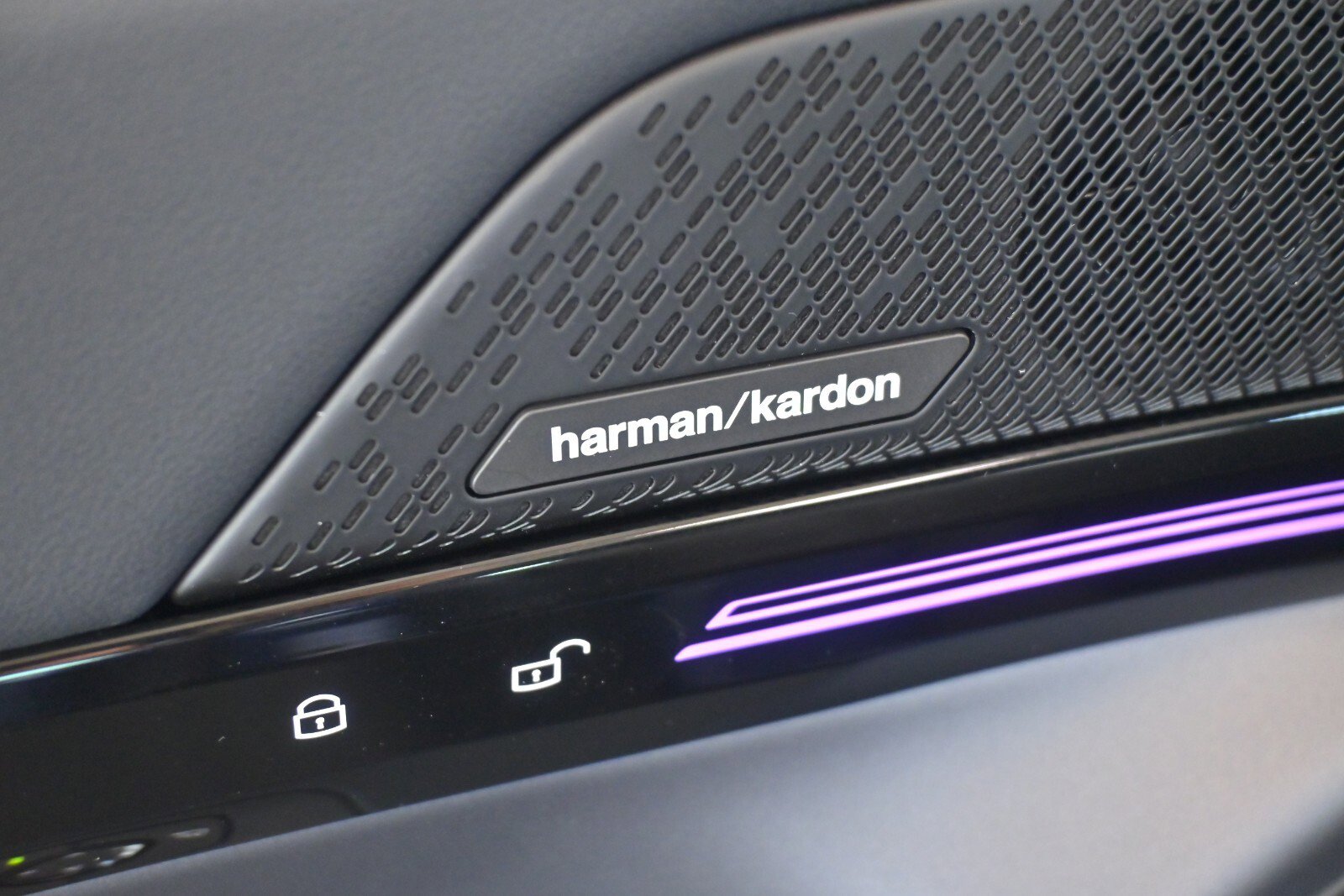 Used 2025 BMW 530i xDrive image 15