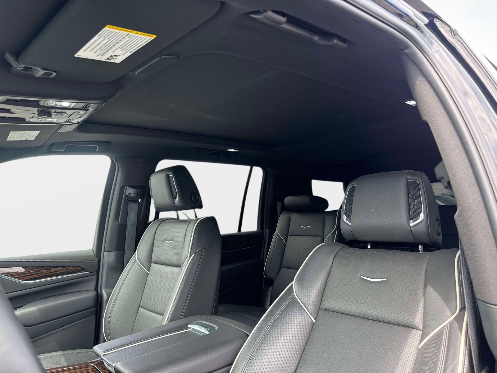 Used 2024 Cadillac Escalade ESV Premium Luxury w/ Performance Package image 20