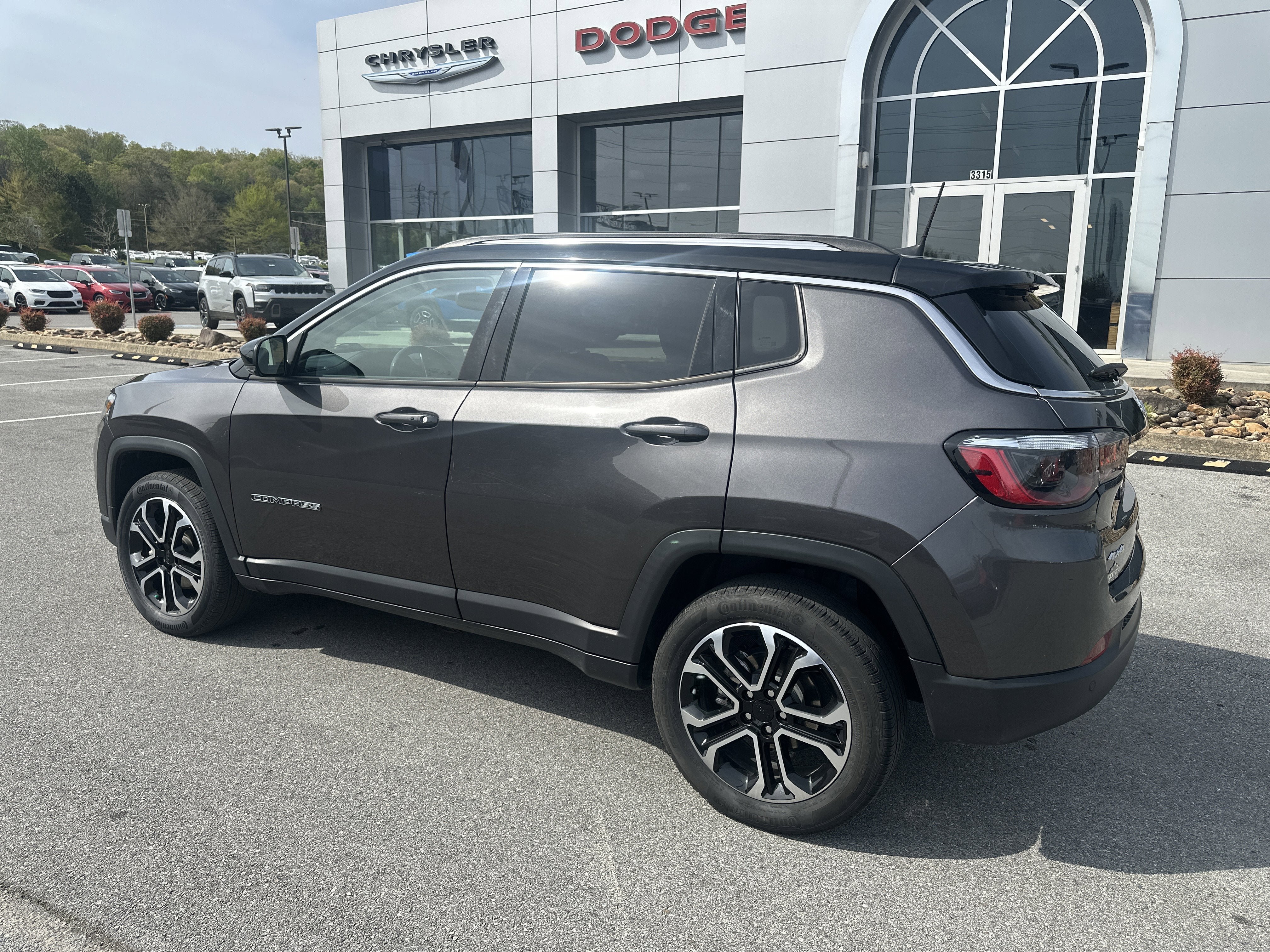 Used 2022 Jeep Compass Limited AWD/4WD image 10