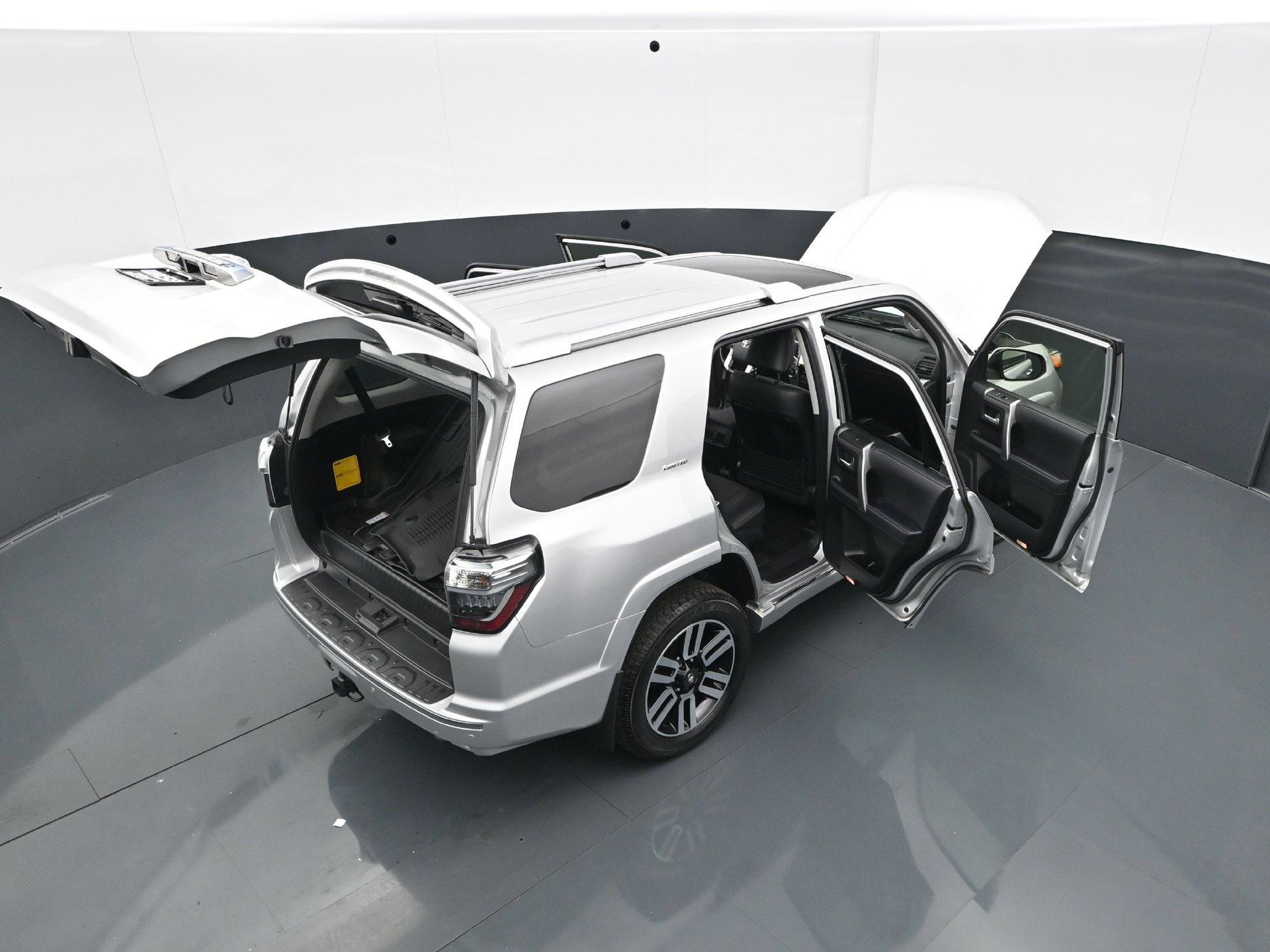 Used 2024 Toyota 4Runner Limited AWD/4WD image 40