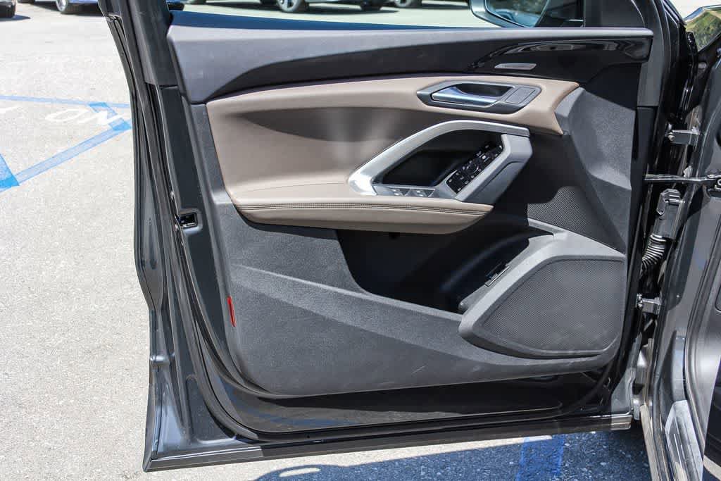 Used 2025 Audi Q5 Premium Plus w/ Premium Plus AWD/4WD image 22