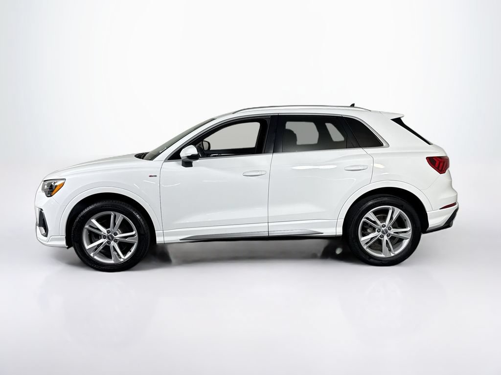 Used 2020 Audi Q3 2.0T Premium w/ Convenience Package AWD/4WD image 2