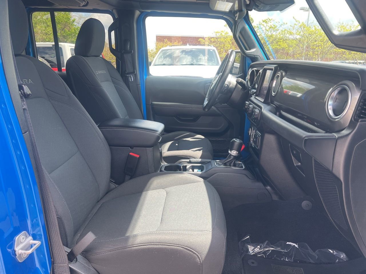 Used 2022 Jeep Wrangler Unlimited Sahara w/ Cold Weather Group image 22