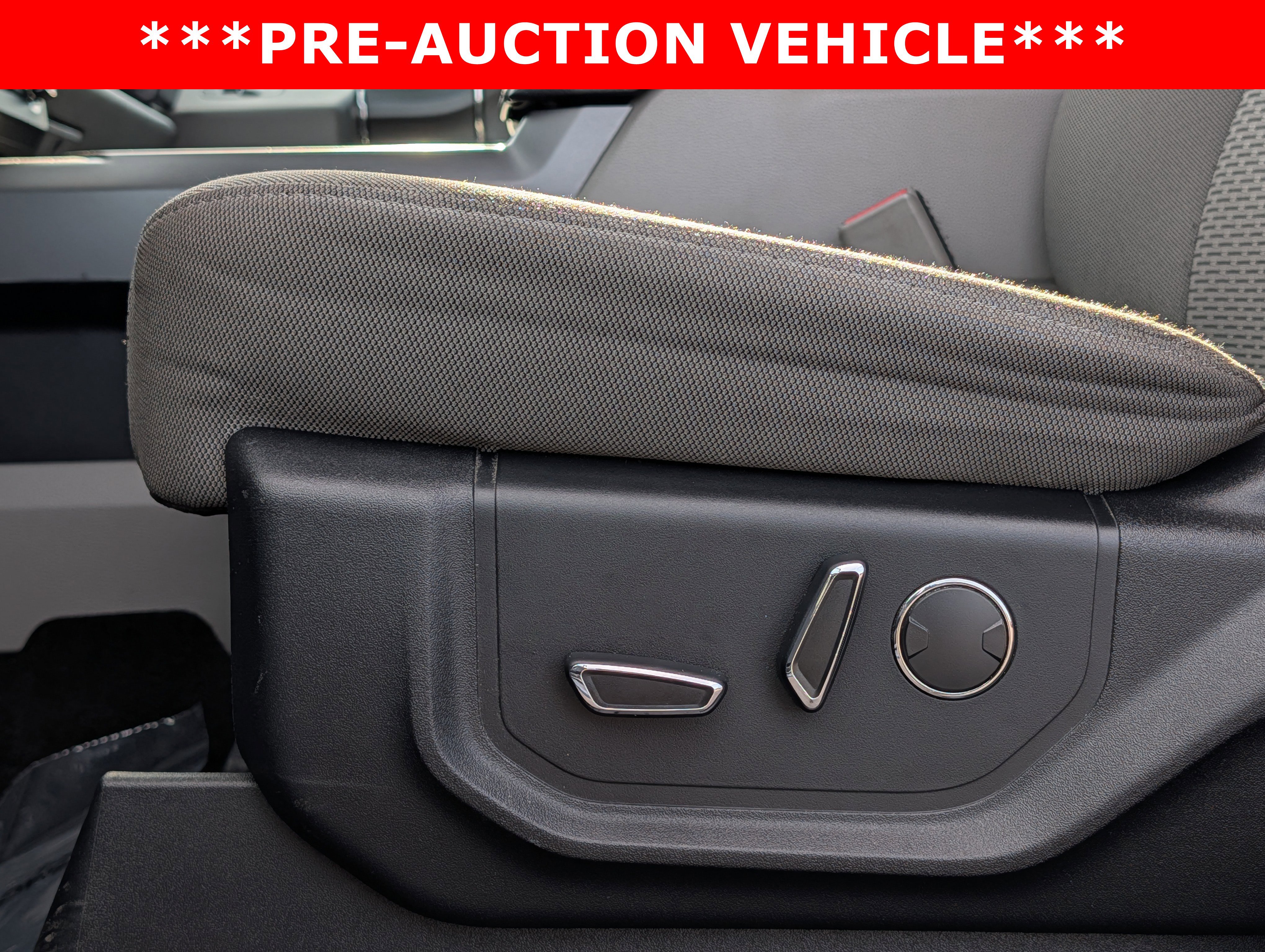 Used 2017 Ford F150 XLT w/ Equipment Group 302A Luxury AWD/4WD image 24