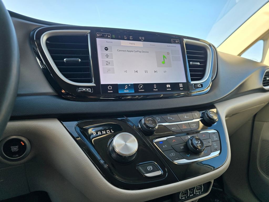 Used 2023 Chrysler Pacifica Touring-L FWD image 22
