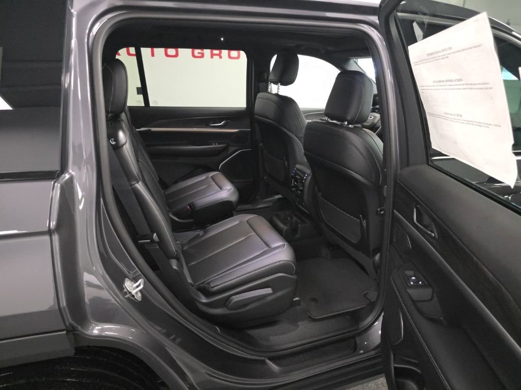 New 2026 Jeep Grand Cherokee L Limited w/ Limited Altitude Package image 31