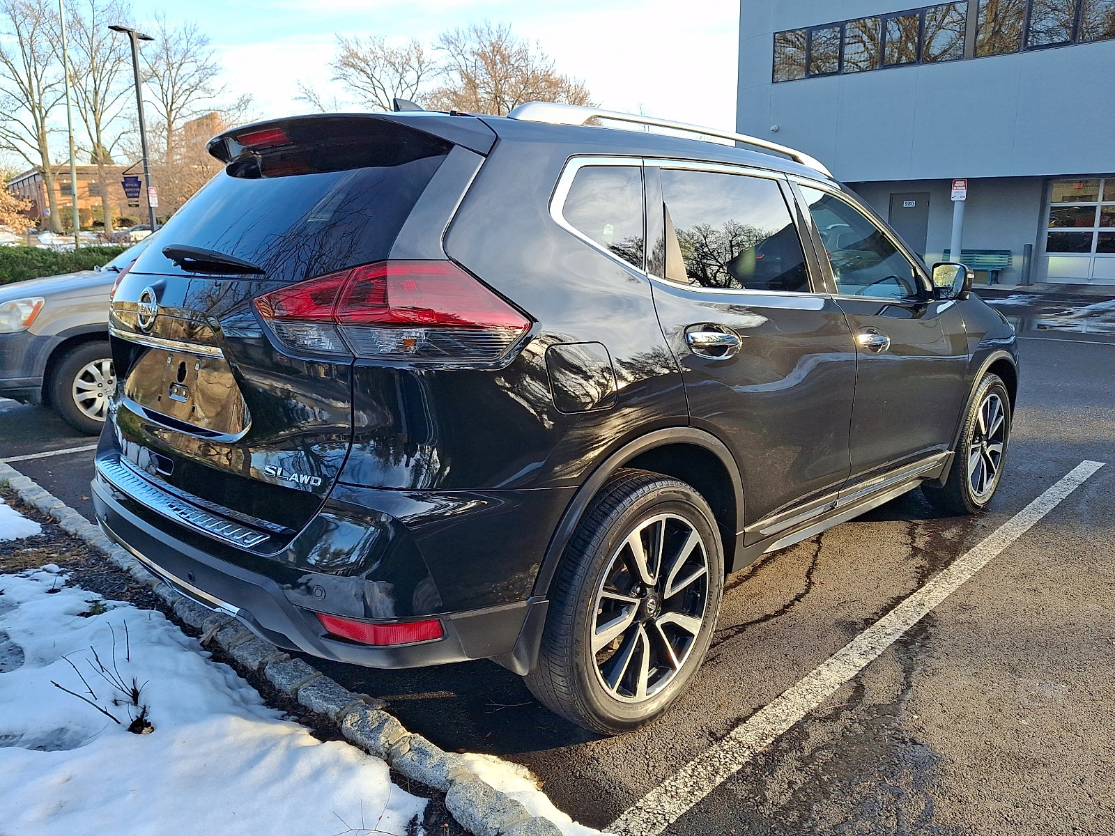 Certified 2019 Nissan Rogue SL w/ Premium Package image 7