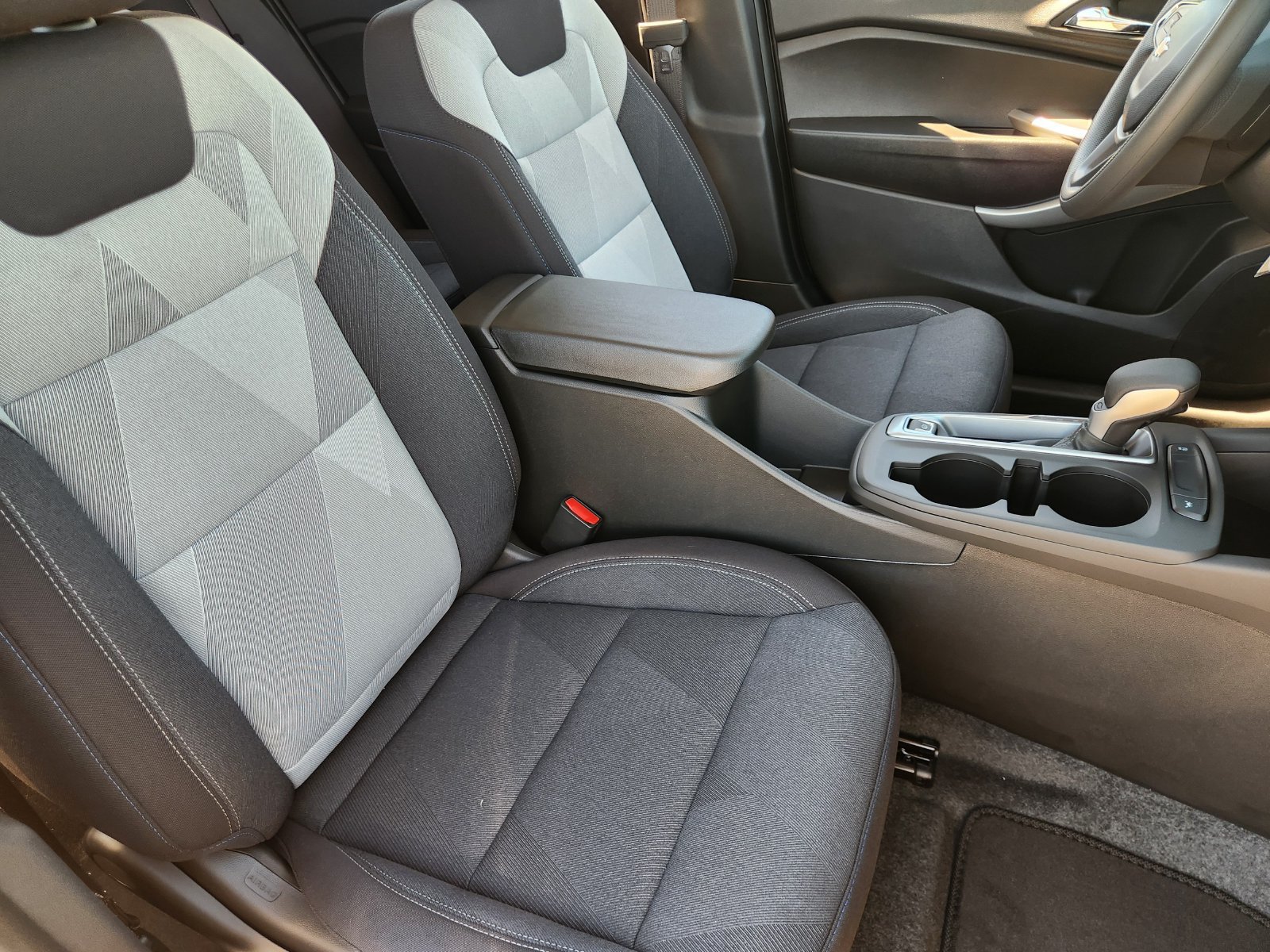 New 2026 Chevrolet Trax LS w/ LS Convenience Package FWD image 14