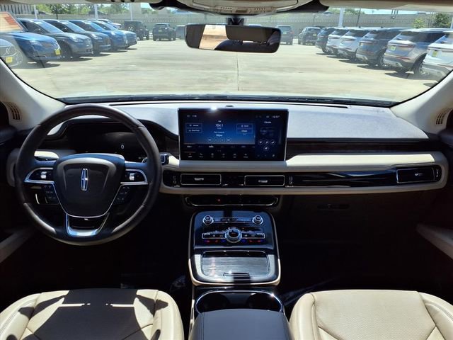 Certified 2023 Lincoln Nautilus Reserve w/ Luxury Package image 6