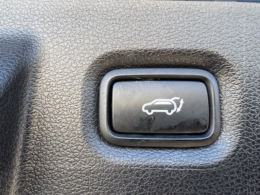 Used 2022 Hyundai Santa Fe SEL w/ Convenience Package image 36