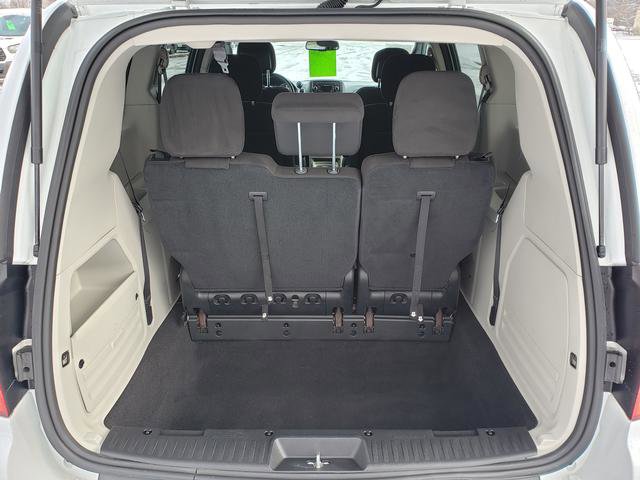 Used 2016 Dodge Grand Caravan SE image 5