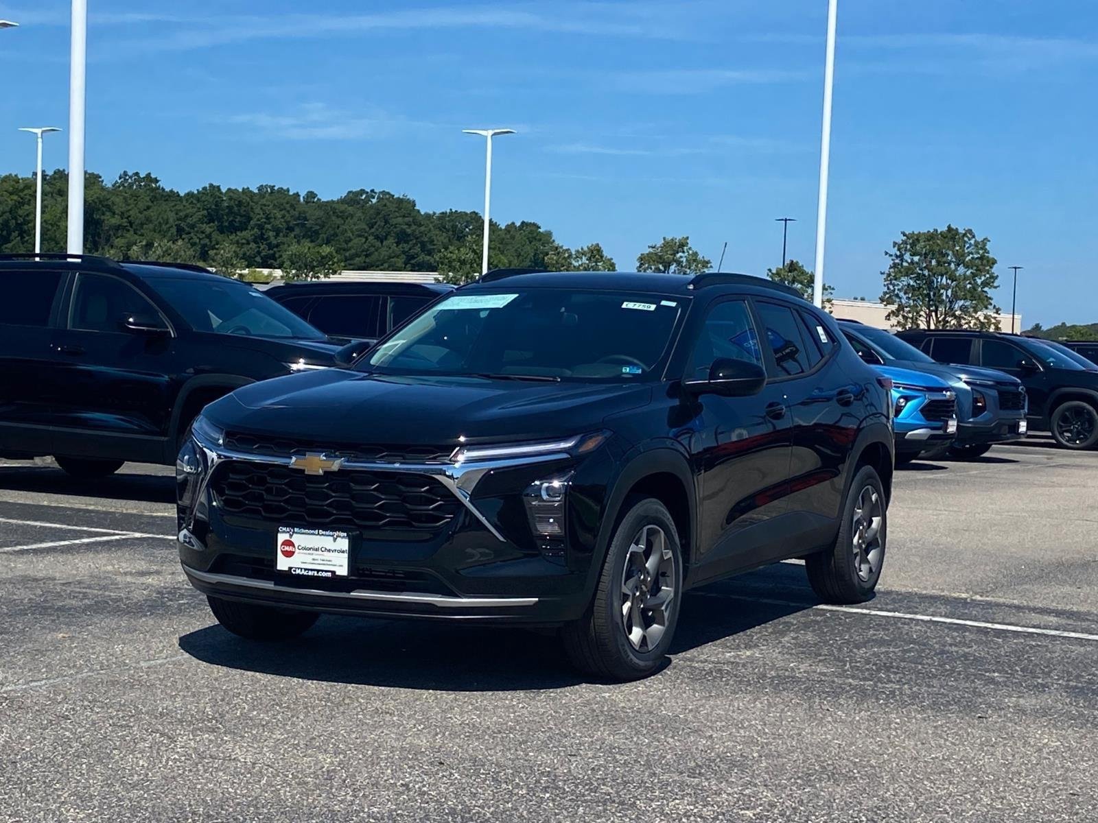 New 2026 Chevrolet Trax LT w/ LT Convenience Package FWD image 2