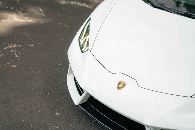 Used 2019 Lamborghini Huracan LP 580-2 RWD image 33