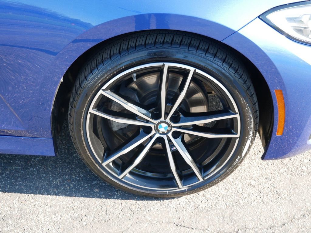 Used 2020 BMW 330i xDrive Sedan w/ M Sport Package AWD/4WD image 8