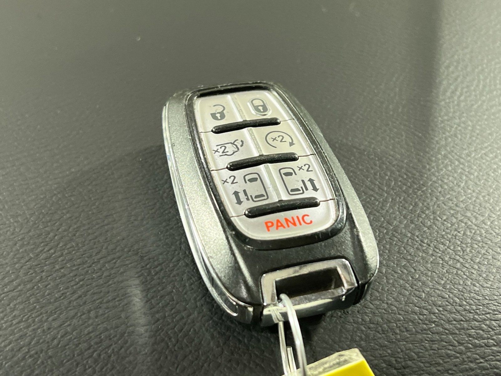 Used 2022 Chrysler Pacifica Touring-L image 25