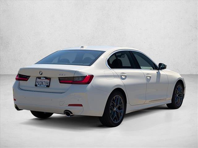Used 2025 BMW 330i Sedan w/ Convenience Package RWD image 5