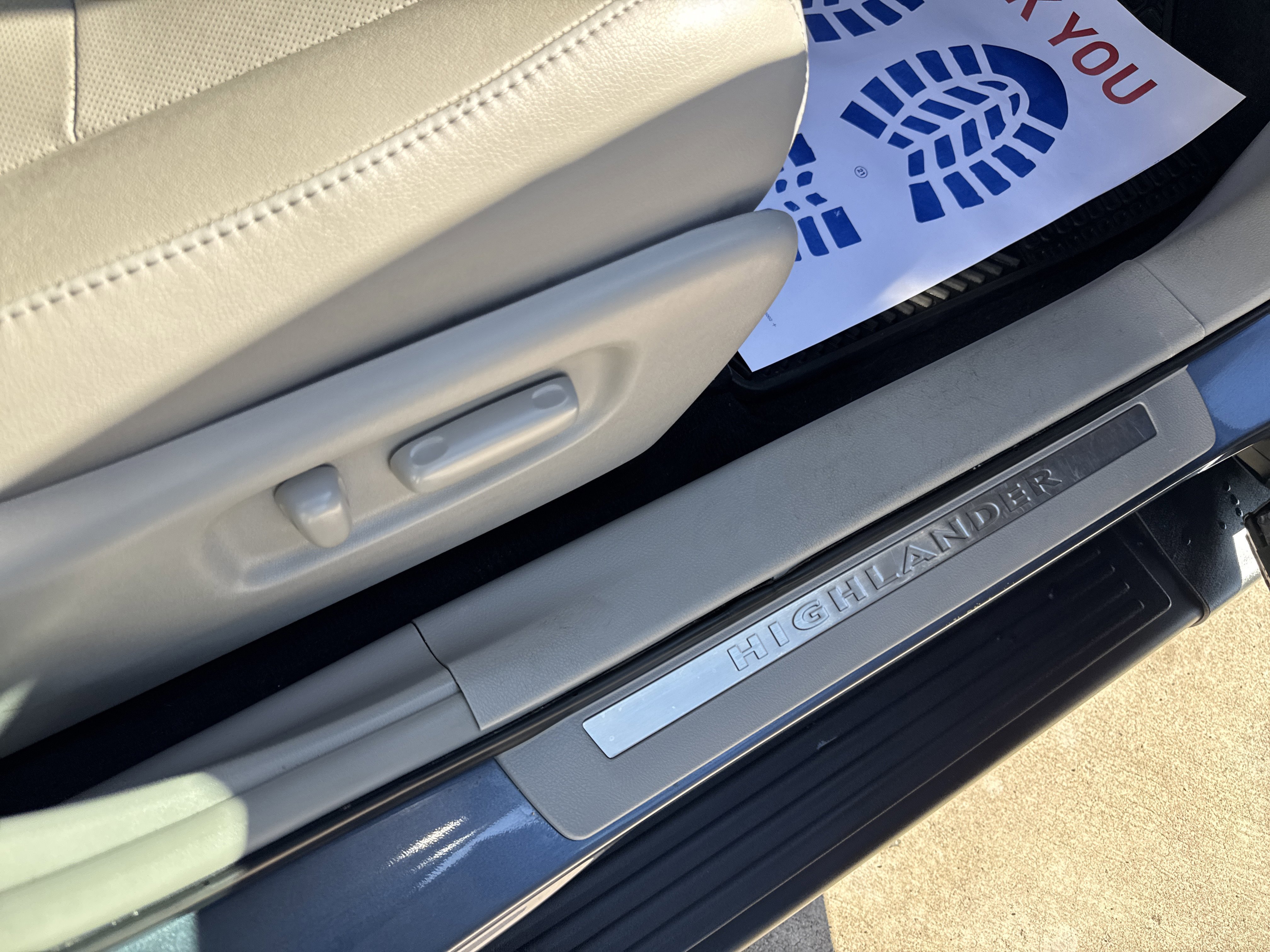 Used 2012 Toyota Highlander Limited image 16